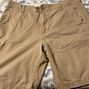 Men’s Old Navy Flat front khaki shorts